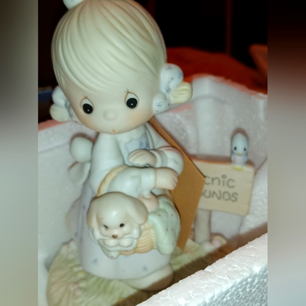 Precious Moments vintage figurine